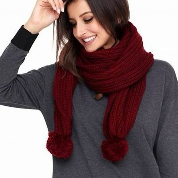 NWOT Zara Girls Chunky Knit Scarf in Burgundy Color - Picture 3 of 3